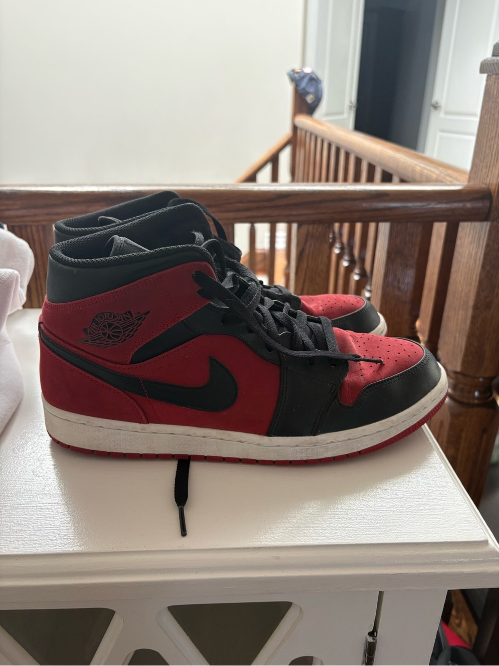 Air Jordan 1 Mid Bred Red Black White Men’s Size 11 No Box